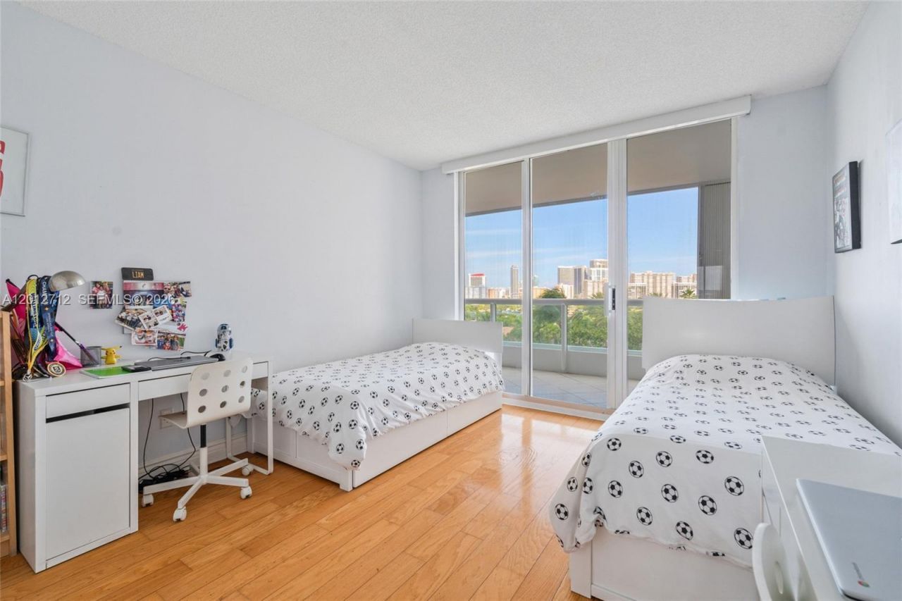 21205 Yacht Club Dr , Unit 805, Aventura, FL 33180 Photo