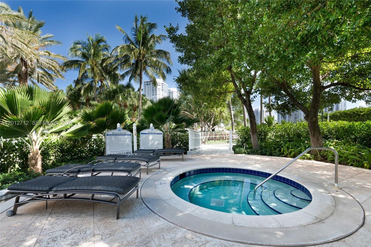 21205 Yacht Club Dr , Unit 805, Aventura, FL 33180 Photo