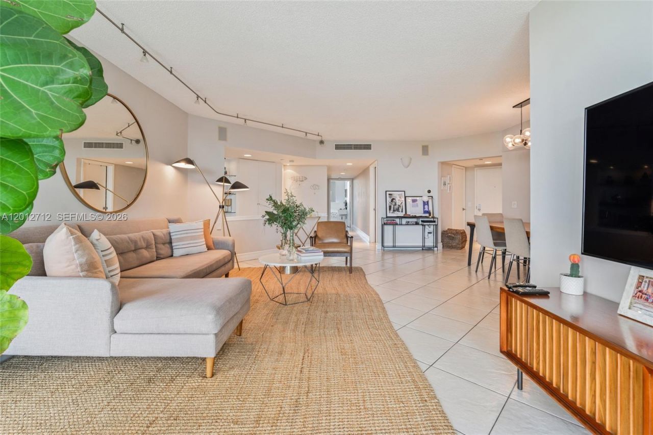 21205 Yacht Club Dr , Unit 805, Aventura, FL 33180 Photo