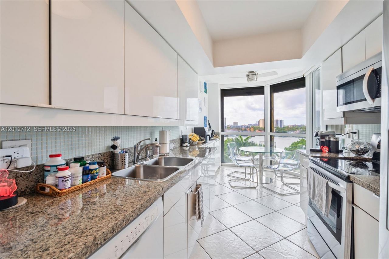 21205 Yacht Club Dr , Unit 805, Aventura, FL 33180 Photo