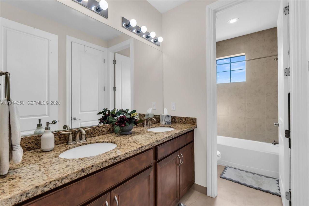 8915 W Watercrest Cir W , Parkland, FL 33076 Photo