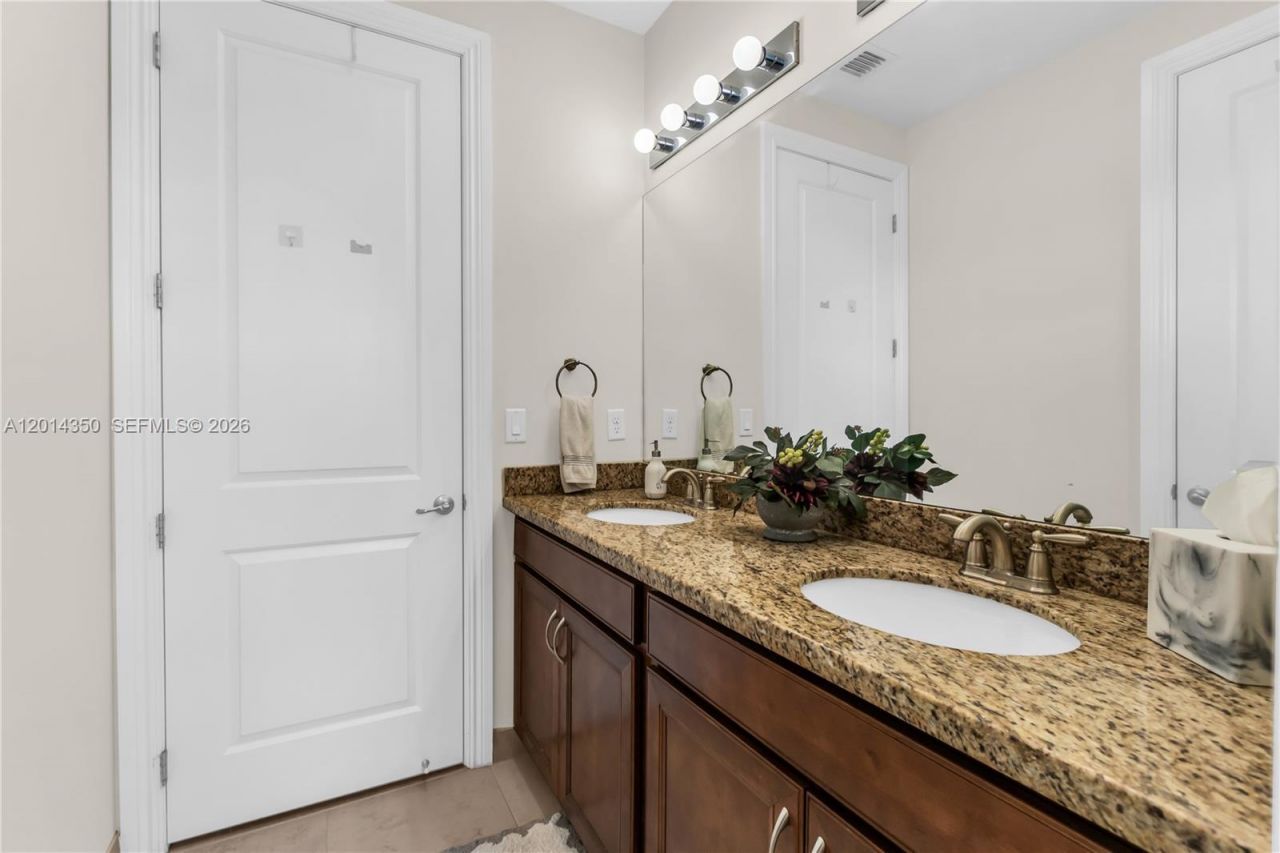 8915 W Watercrest Cir W , Parkland, FL 33076 Photo