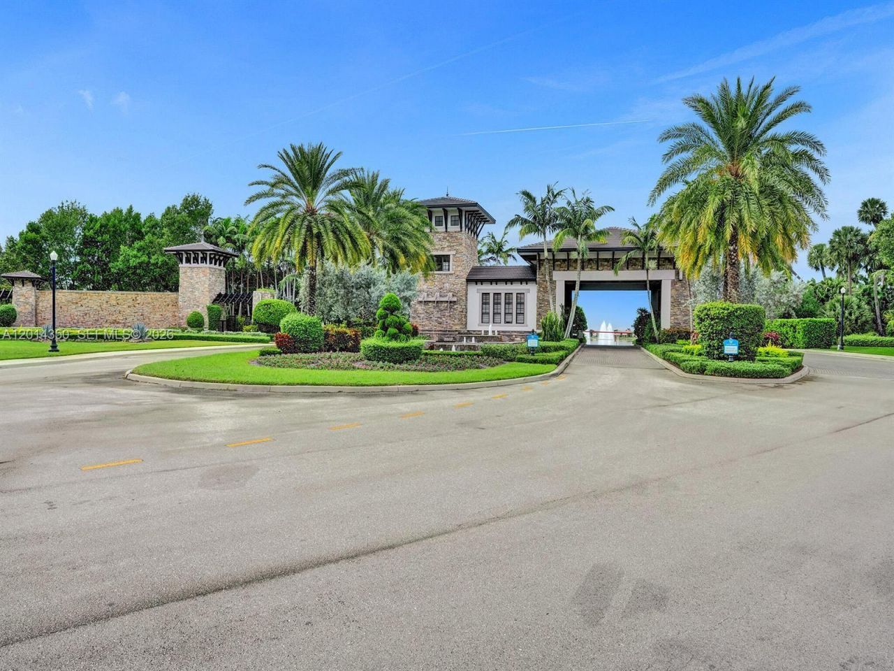 8915 W Watercrest Cir W , Parkland, FL 33076 Photo
