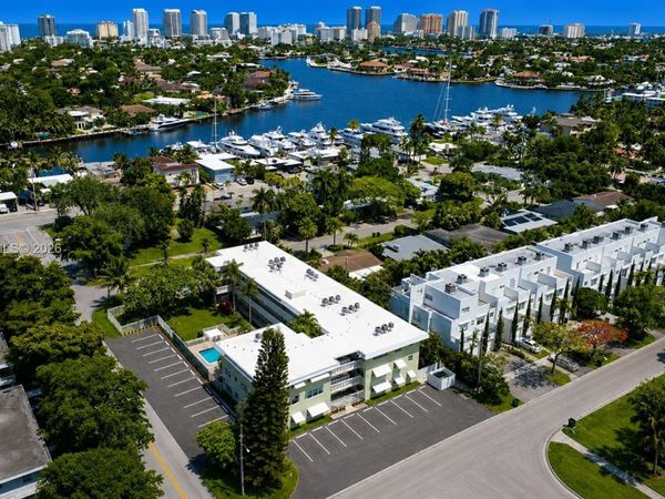 1900 NE 8th Ct , Unit 105, Fort Lauderdale, FL 33304
