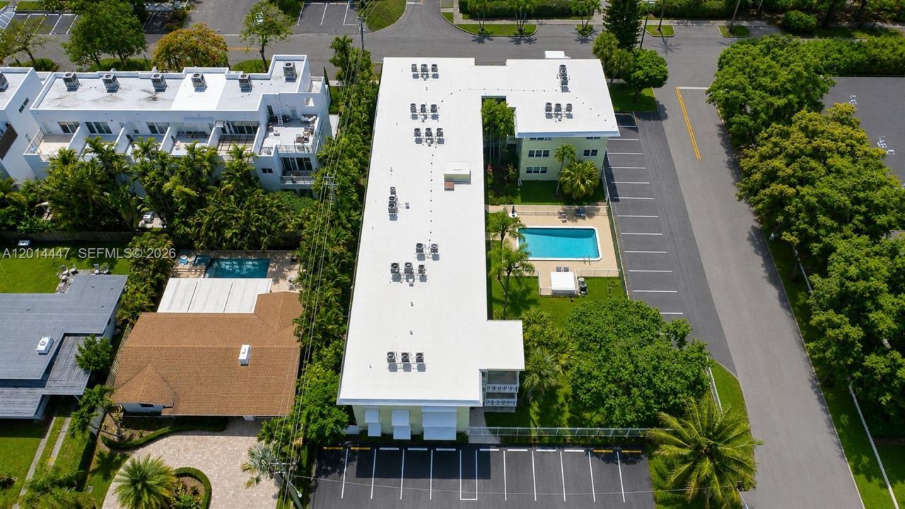 1900 NE 8th Ct, Unit 105, Fort Lauderdale, FL 33304 Photo