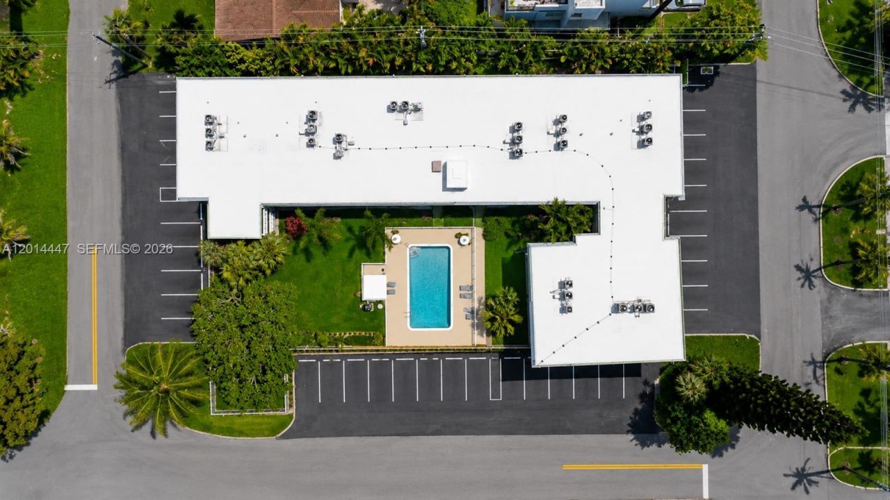 1900 NE 8th Ct, Unit 105, Fort Lauderdale, FL 33304 Photo