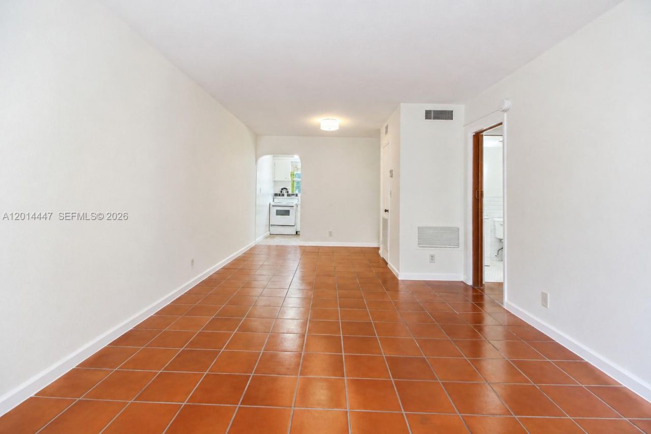 1900 NE 8th Ct, Unit 105, Fort Lauderdale, FL 33304 Photo