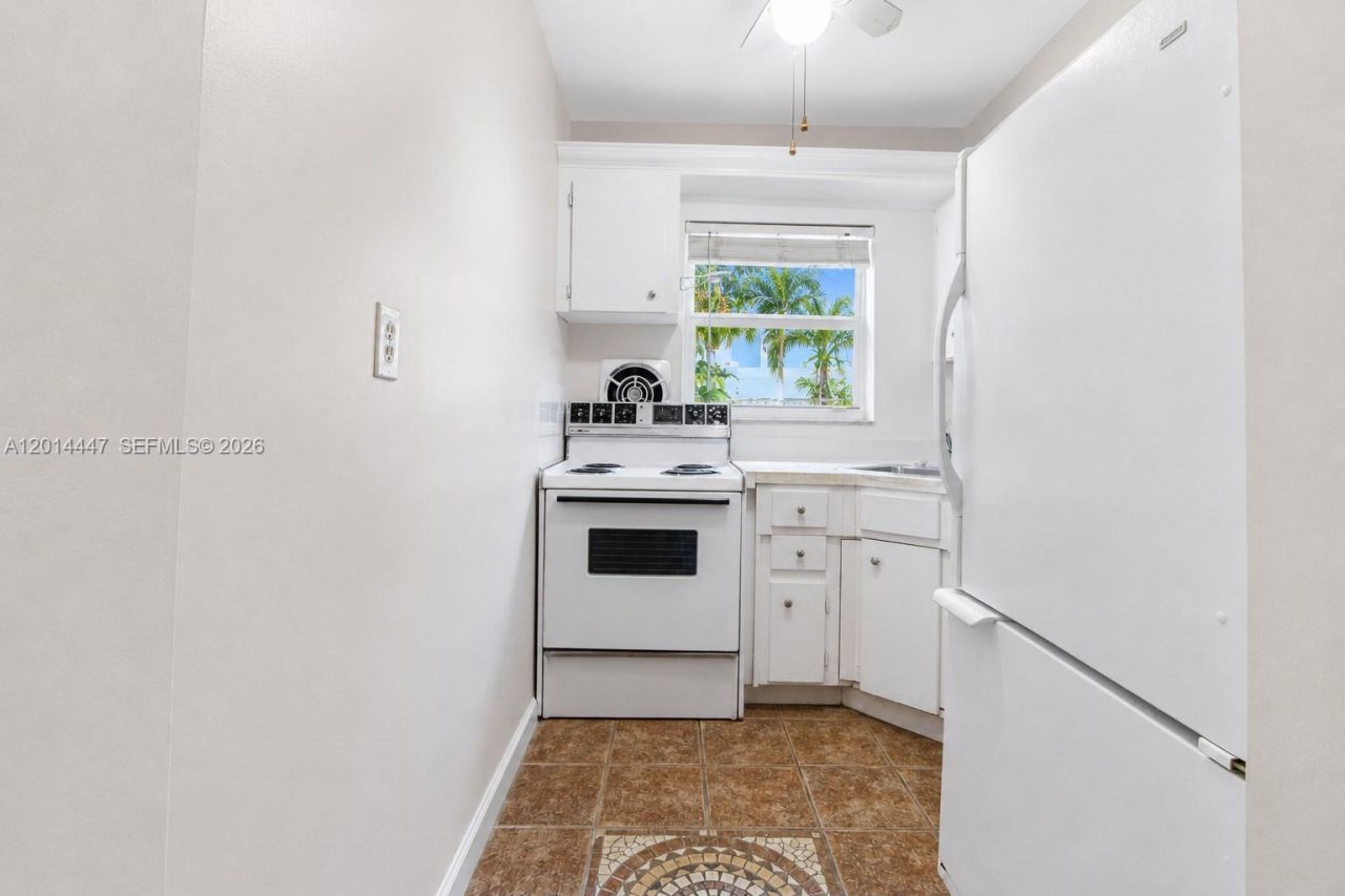 1900 NE 8th Ct, Unit 105, Fort Lauderdale, FL 33304 Photo