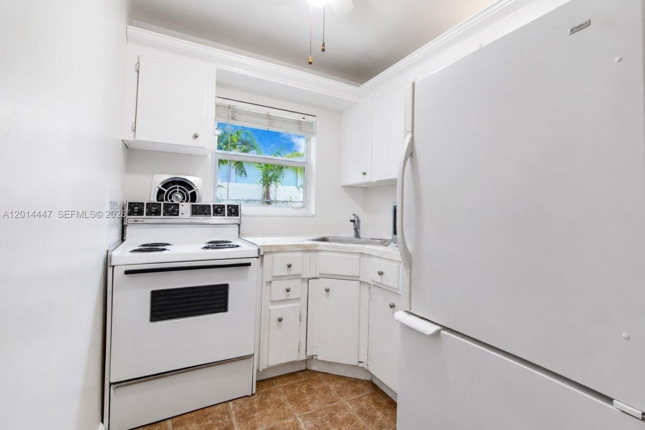 1900 NE 8th Ct, Unit 105, Fort Lauderdale, FL 33304 Photo