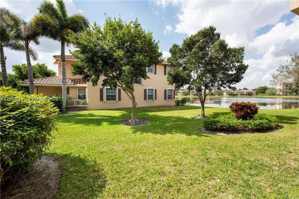 3371 Lakeside Dr, Unit 27, Davie, FL 33328 Photo