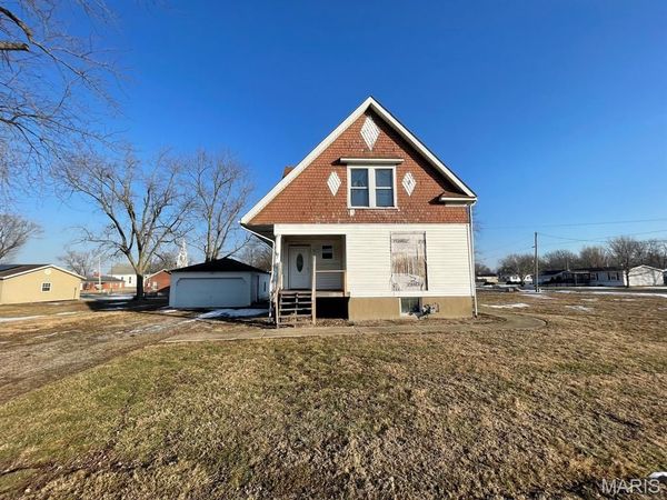 607 W Deck Street , New Douglas, IL 62074