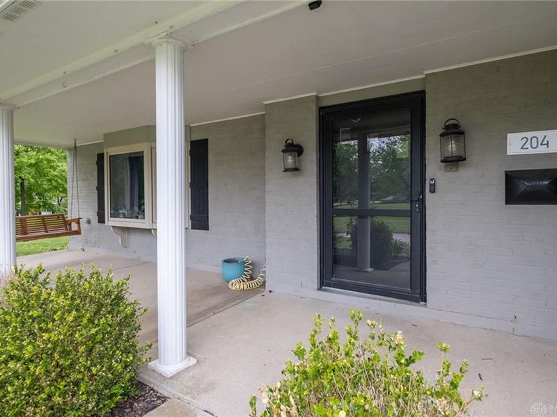 204 Saundra Court, Beavercreek, OH 45430 Photo 2