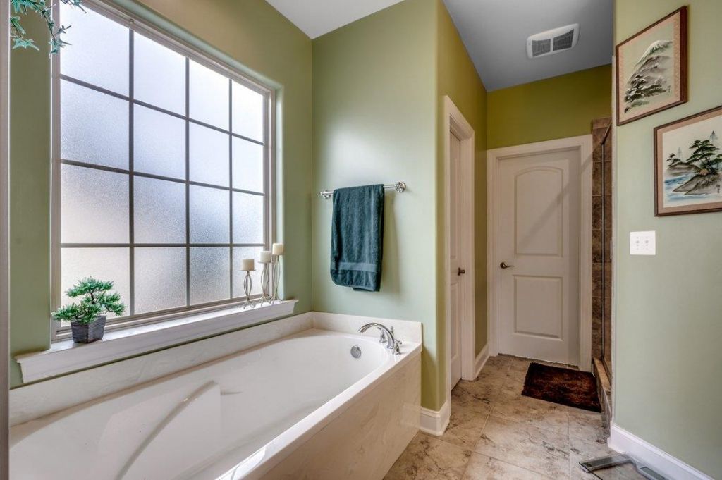 9060 Abingdon Dr. Photo 16