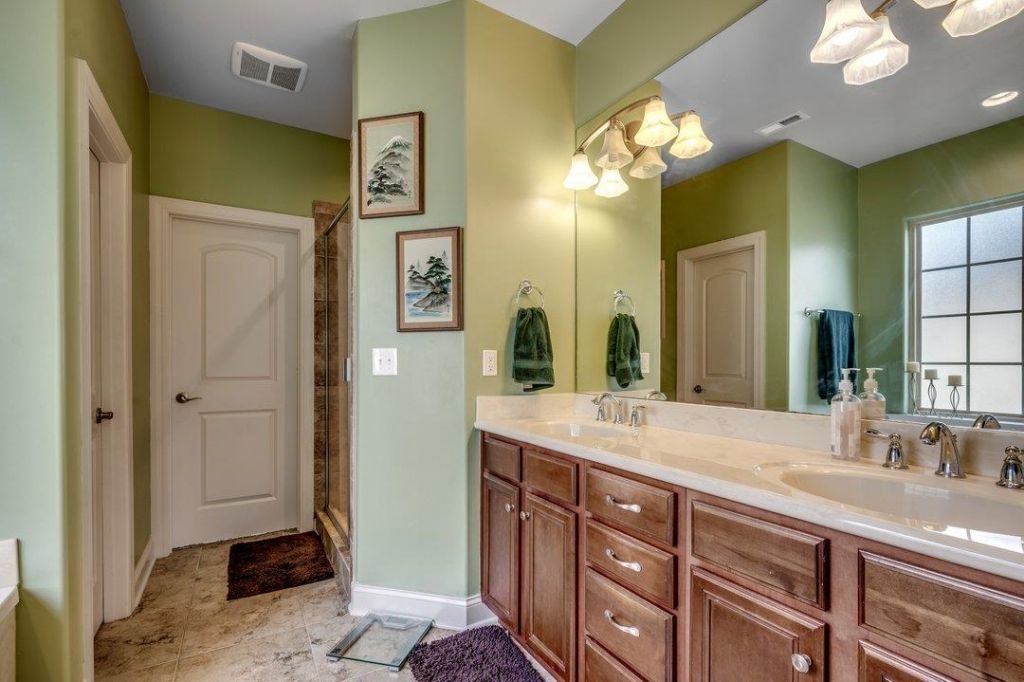 9060 Abingdon Dr. Photo 17