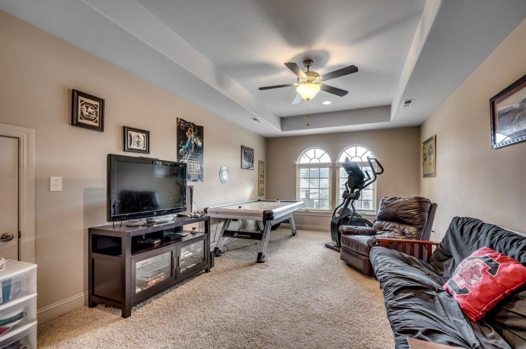 9060 Abingdon Dr. Photo 22