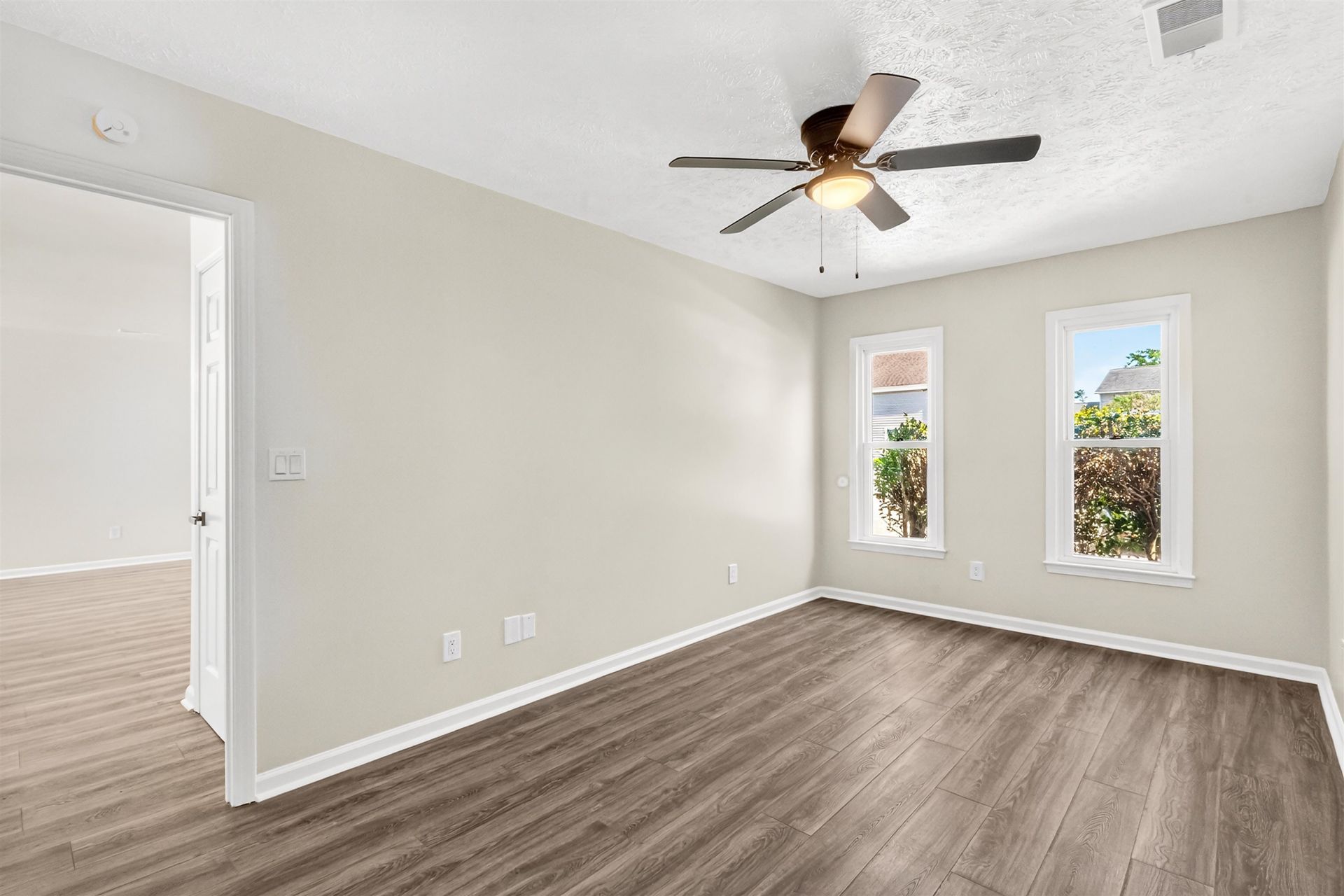 916 Tiffany Ln.  Photo 21