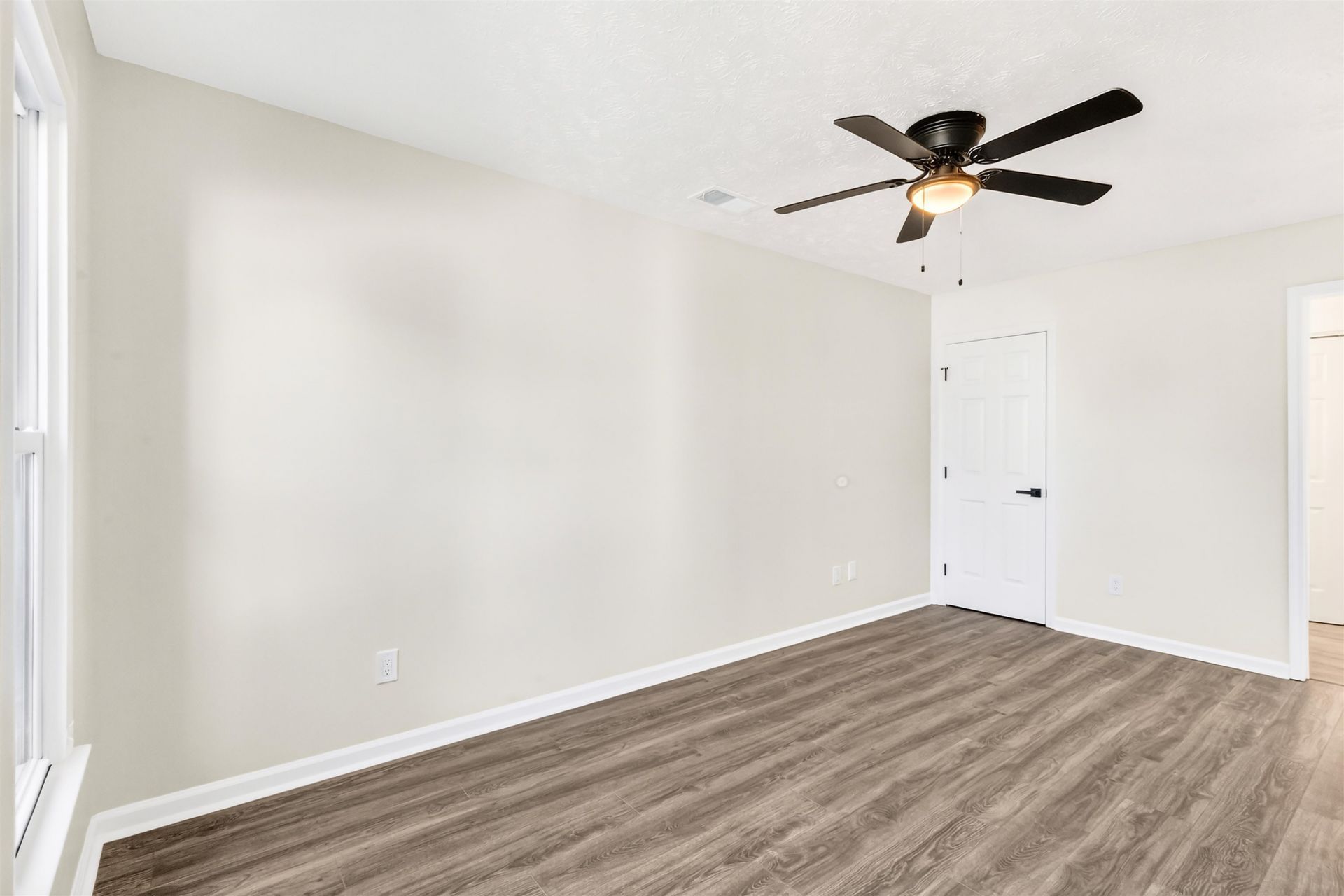 916 Tiffany Ln.  Photo 23