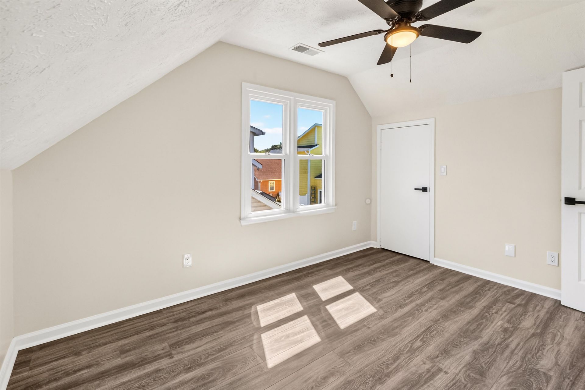 916 Tiffany Ln.  Photo 29