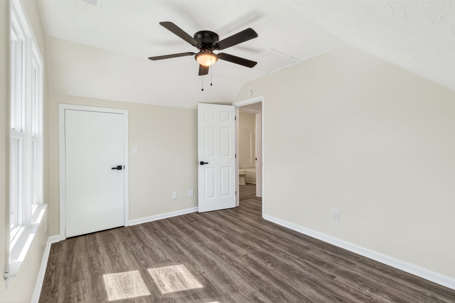 916 Tiffany Ln.  Photo 30