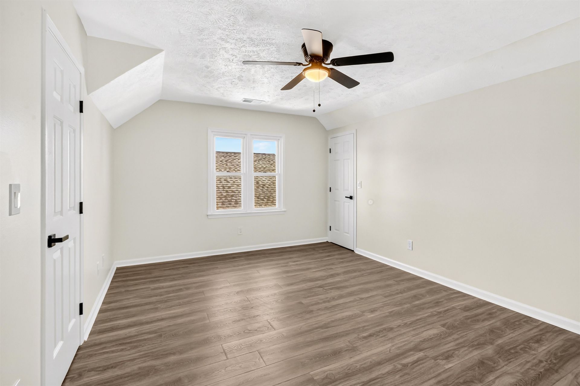 916 Tiffany Ln.  Photo 34