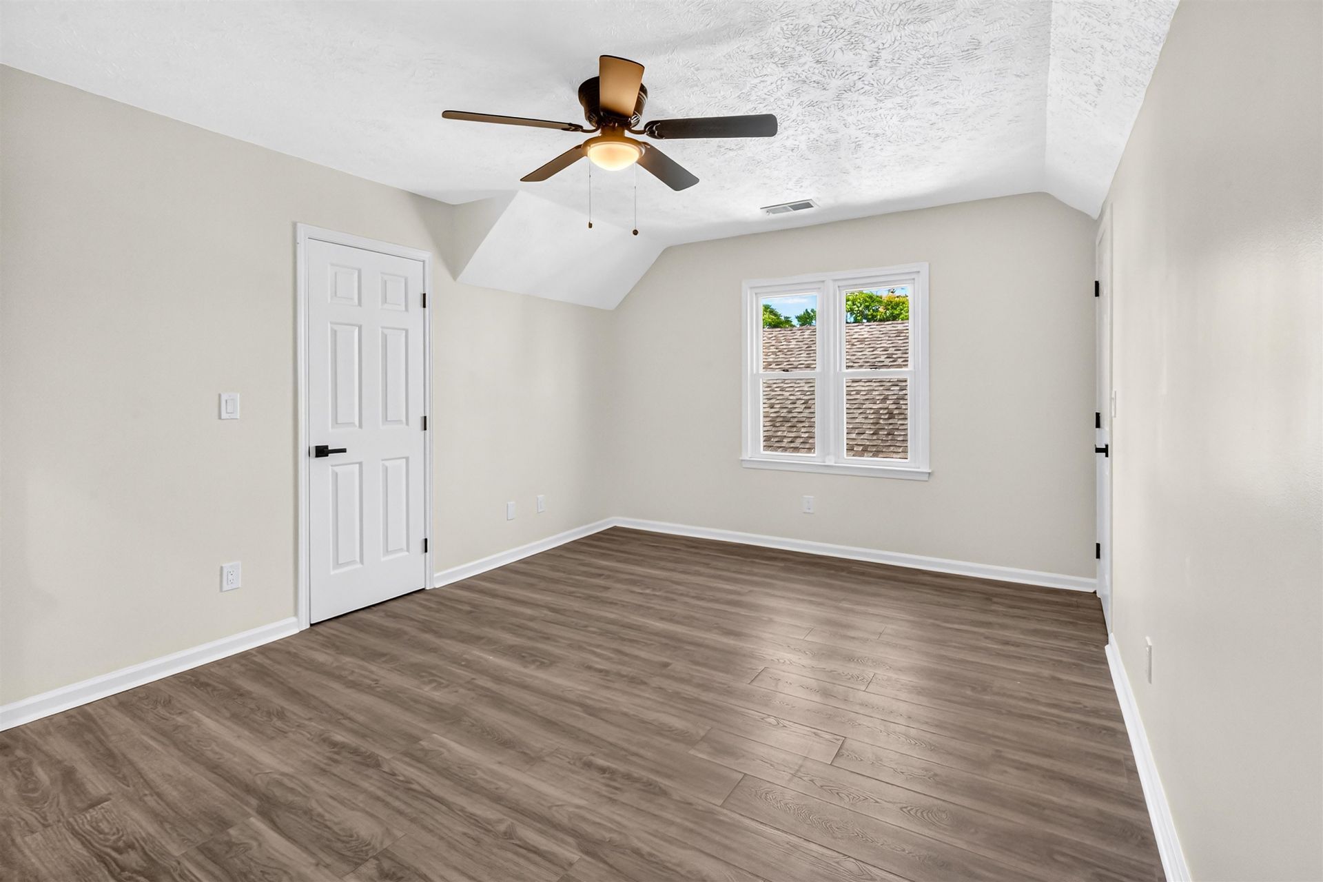 916 Tiffany Ln.  Photo 35