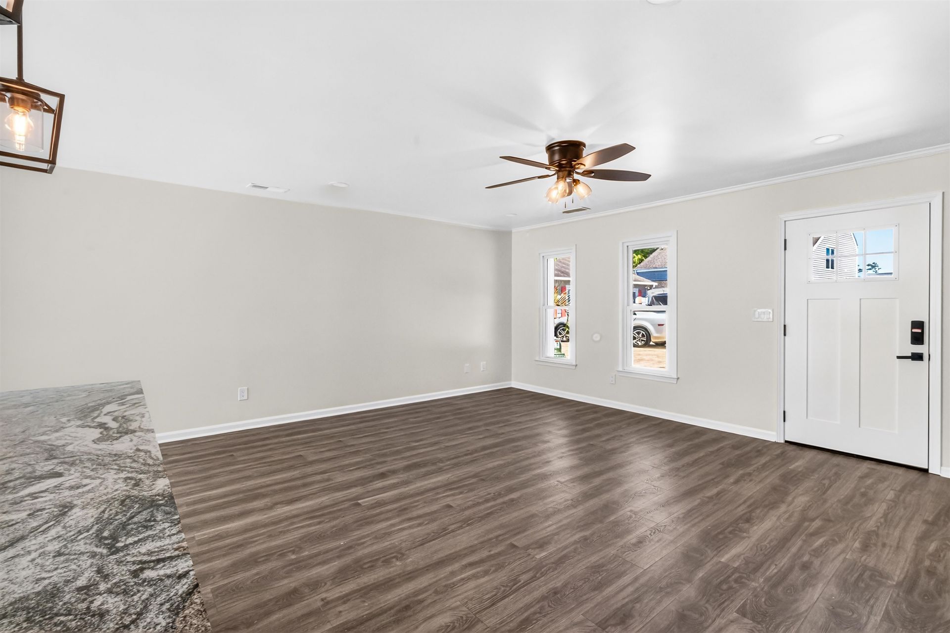 916 Tiffany Ln.  Photo 5