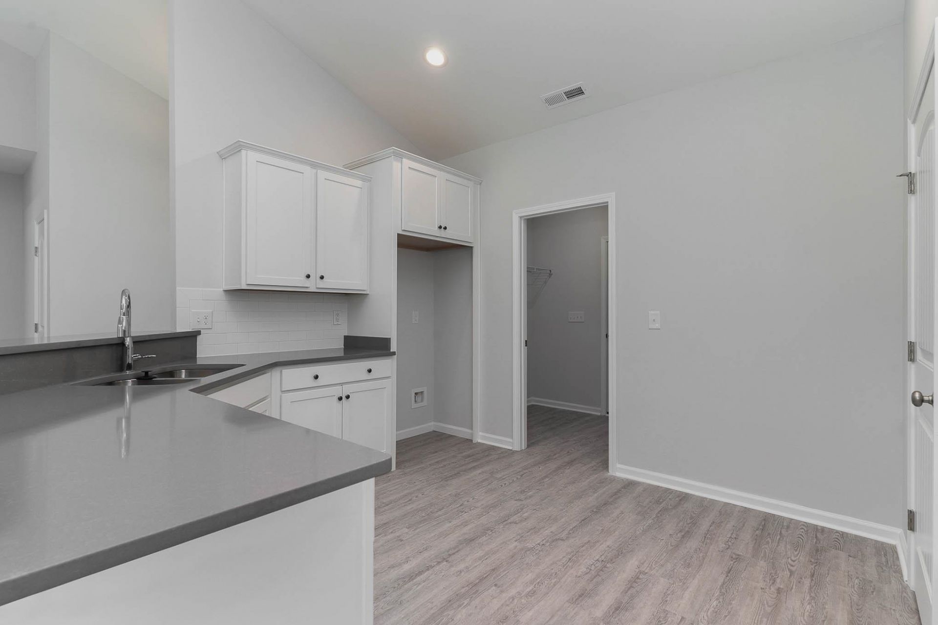 92 Cove Ln.  Photo 5