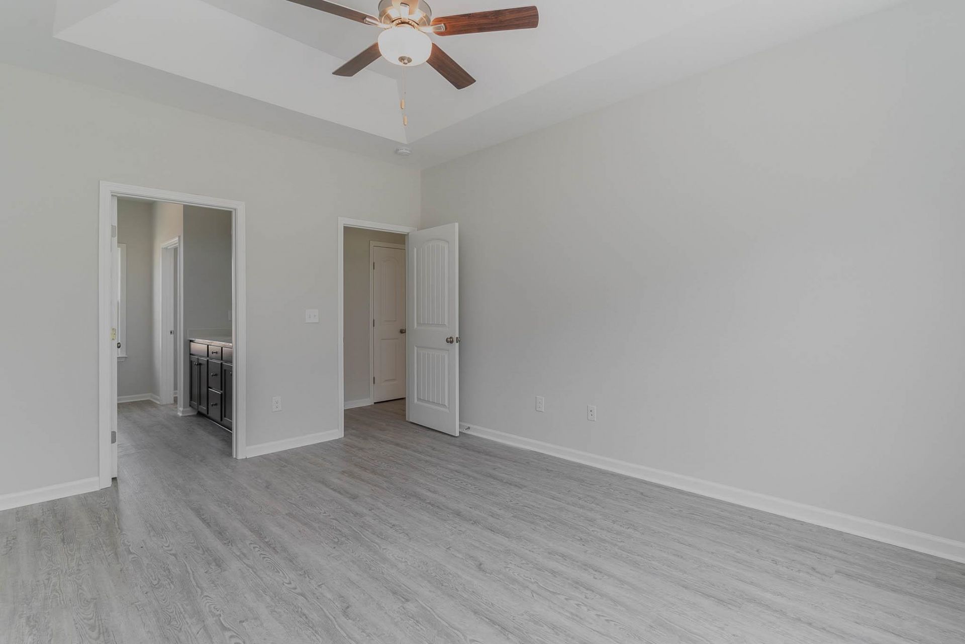 92 Cove Ln.  Photo 8