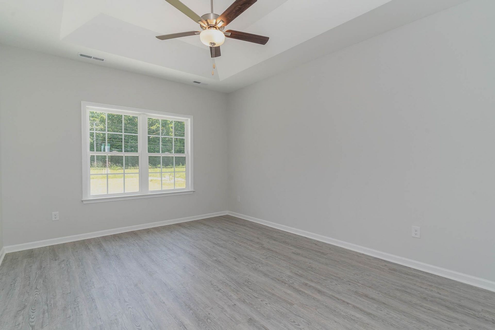 92 Cove Ln.  Photo 9