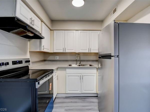 625 S Royal Crest Circle , Unit 13, Las Vegas, NV 89169
