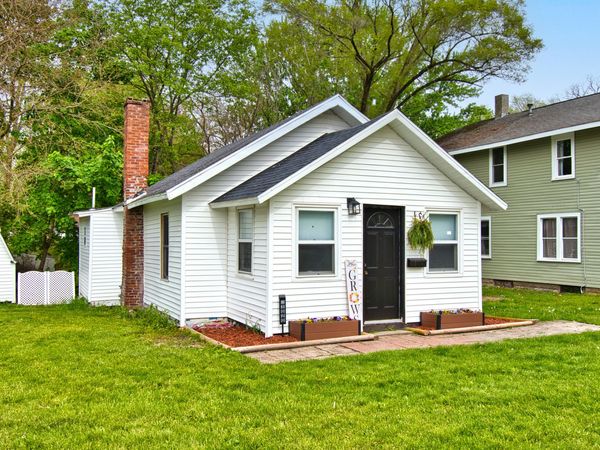 1020 N 8th Street, Niles, MI 49120