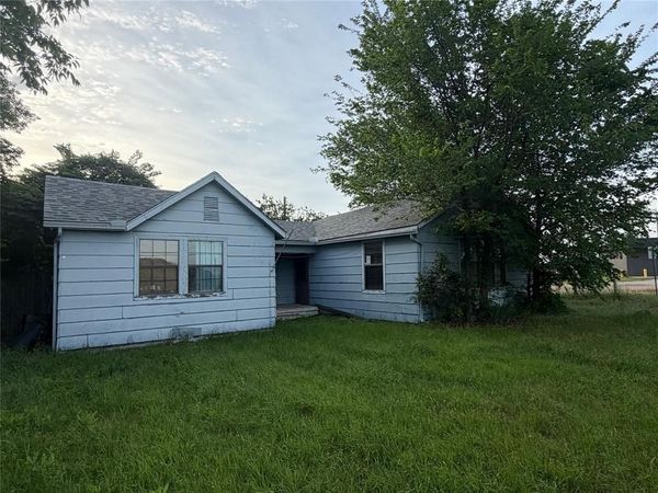 408 Crestview Drive, Kennedale, TX 76060