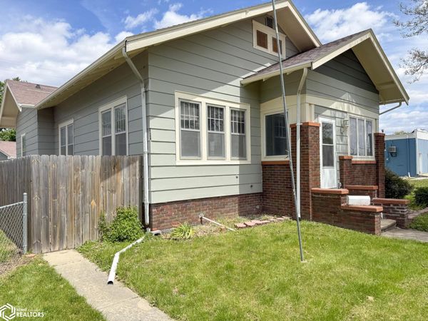 207 W Coolbaugh Street, Red Oak, IA 51566