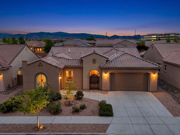 4707 Lluvia Encantada, Santa Fe, NM 87507