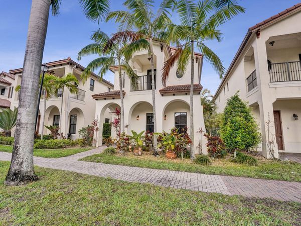 3946 NW 84th Way, Cooper City, FL 33024