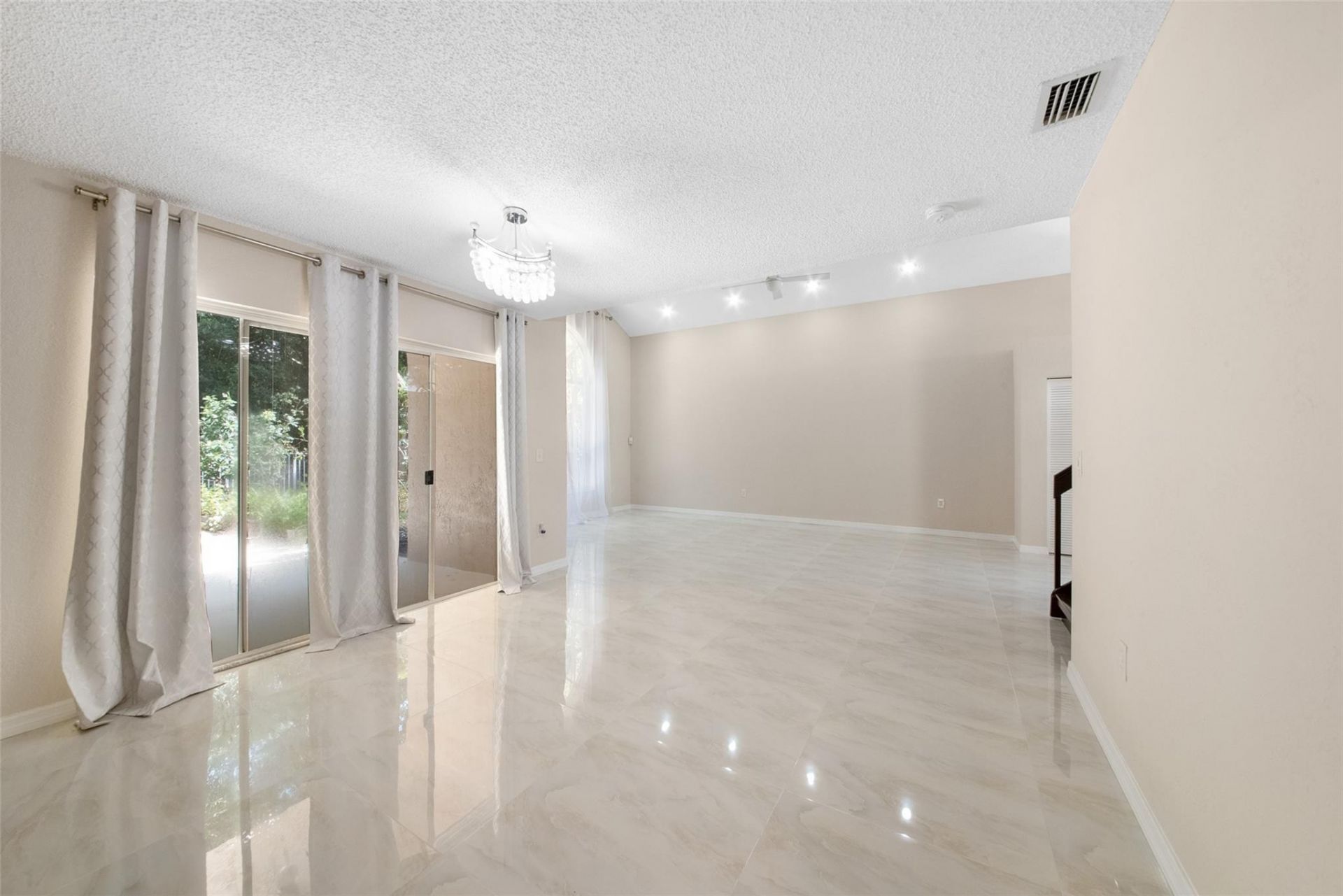 6625 NW 75th Place, Parkland, FL 33067 Photo