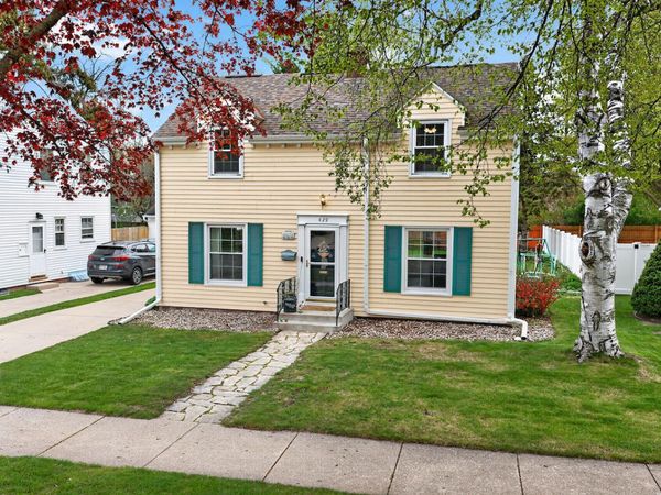 429 Shoreland Dr, Racine, WI 53402
