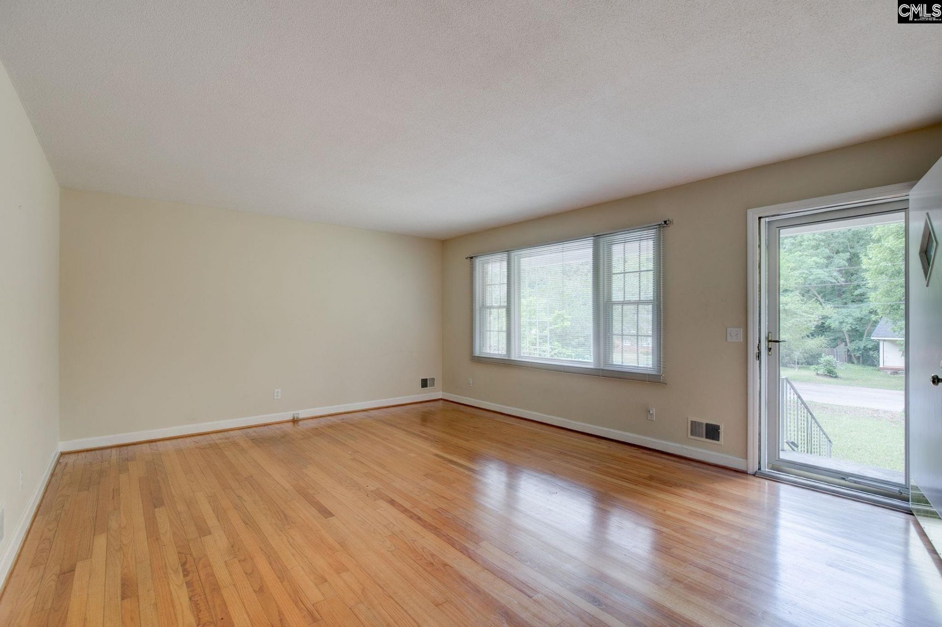 1134 Woodland Drive Photo 5
