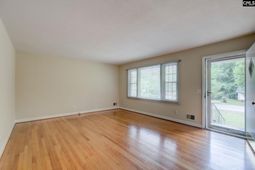 1134 Woodland Drive photo 4