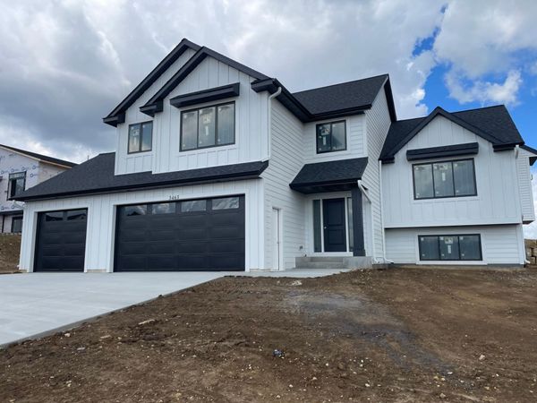 3463 Stonehedge Dr NE, Rochester, MN 55906
