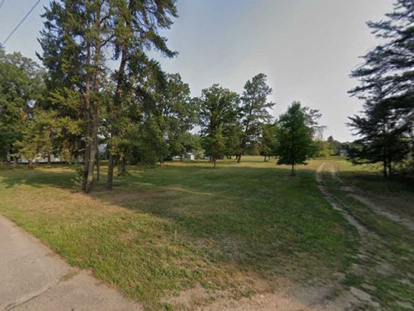 417 E Cedar Street E, Motley, MN 56466