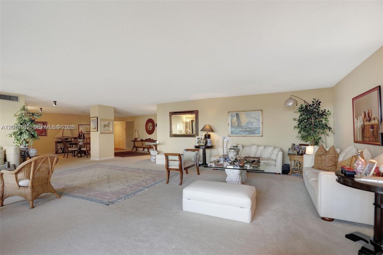 1800 S Ocean Blvd, Unit 210, Lauderdale by the Sea, FL 33062 Photo