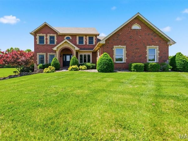 118 Kersting Farms Drive, O'Fallon, MO 63366