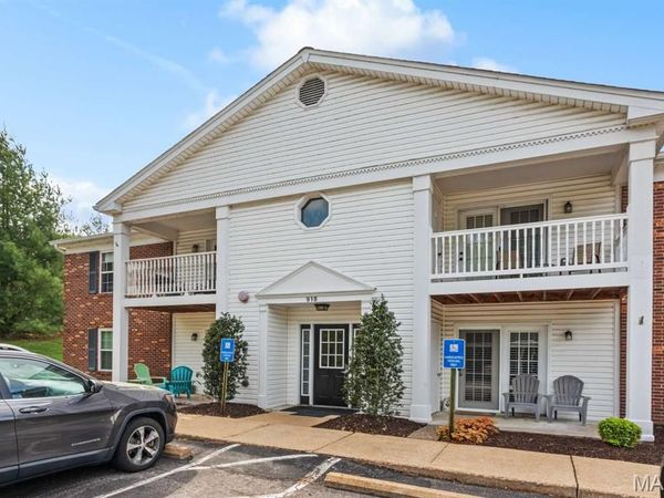 918 Hanna Place Court , Unit F, Manchester, MO 63021