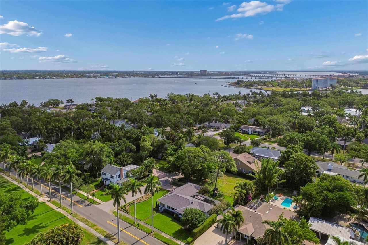 301 26th Street W, Bradenton, FL 34205 Photo