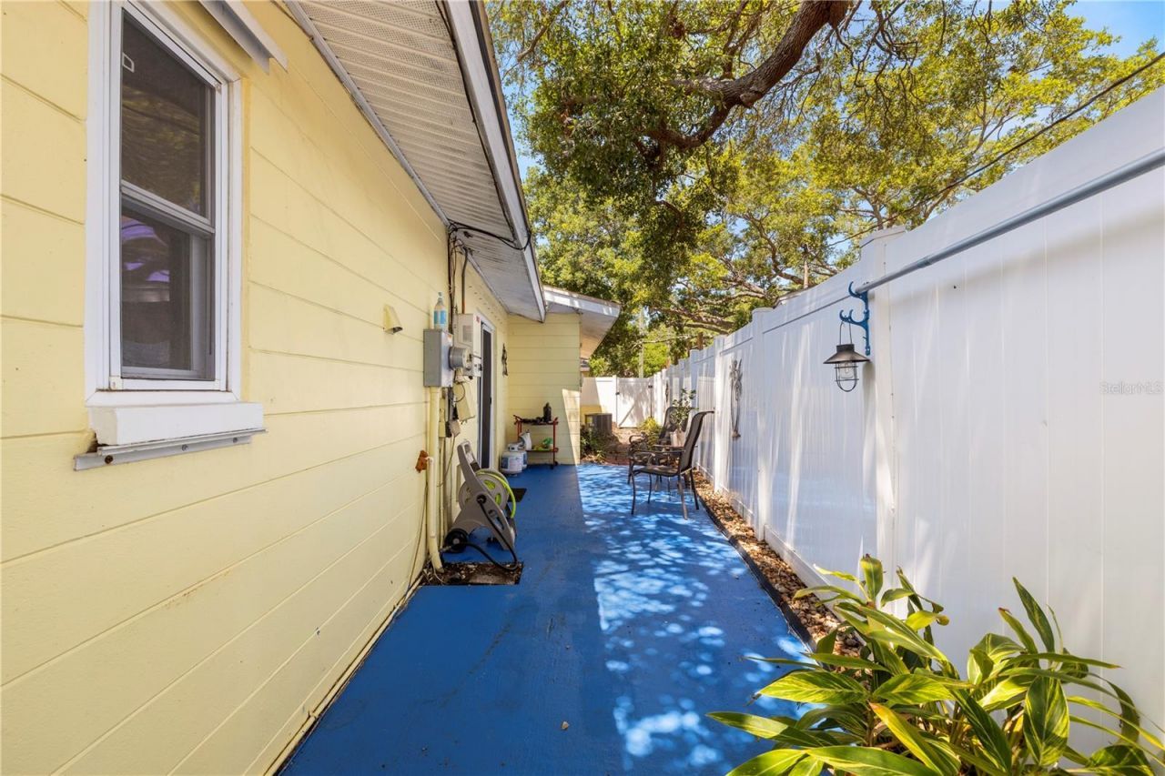 8187 23rd Avenue N, Saint Petersburg, FL 33710 Photo