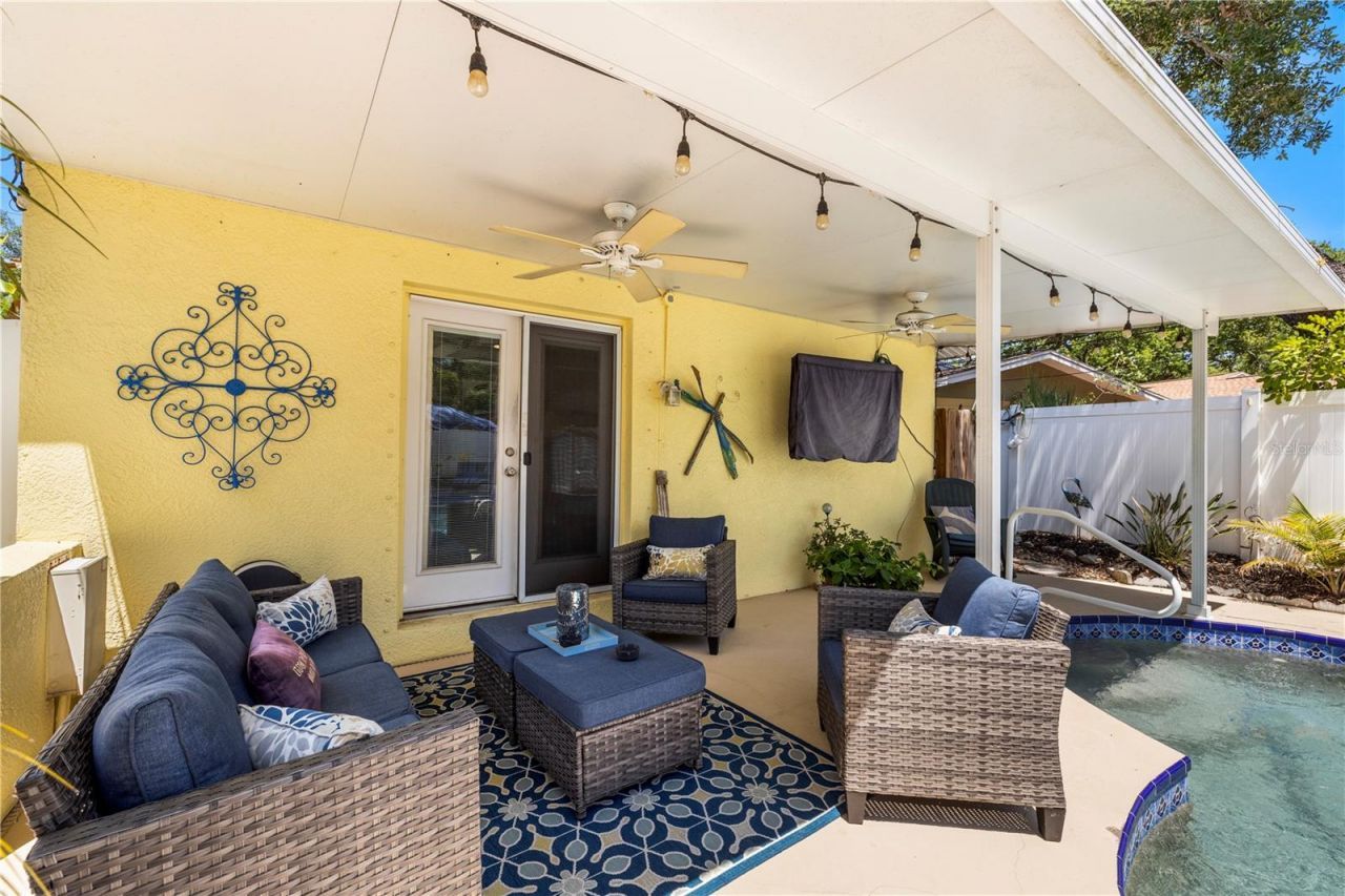 8187 23rd Avenue N, Saint Petersburg, FL 33710 Photo