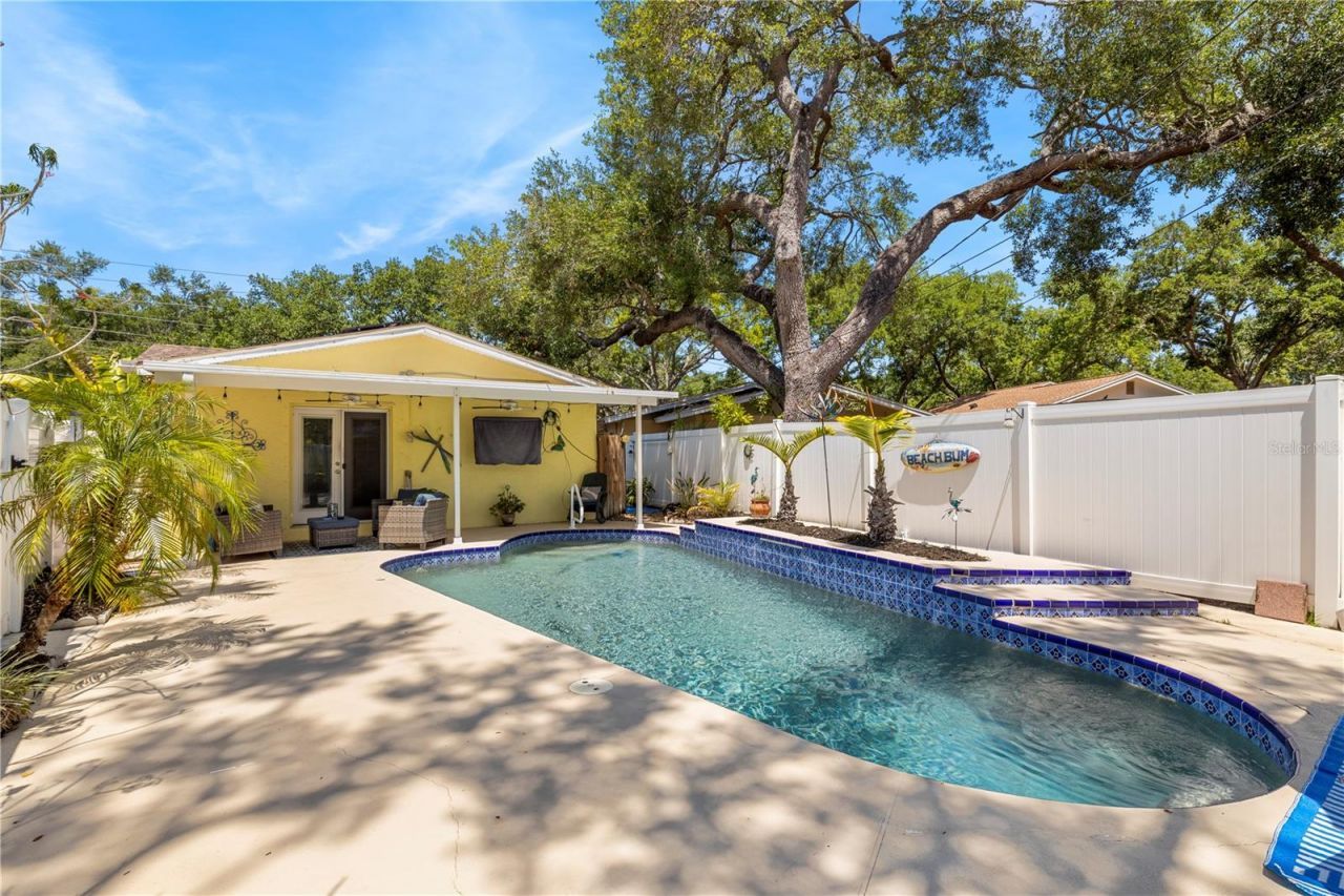 8187 23rd Avenue N, Saint Petersburg, FL 33710 Photo