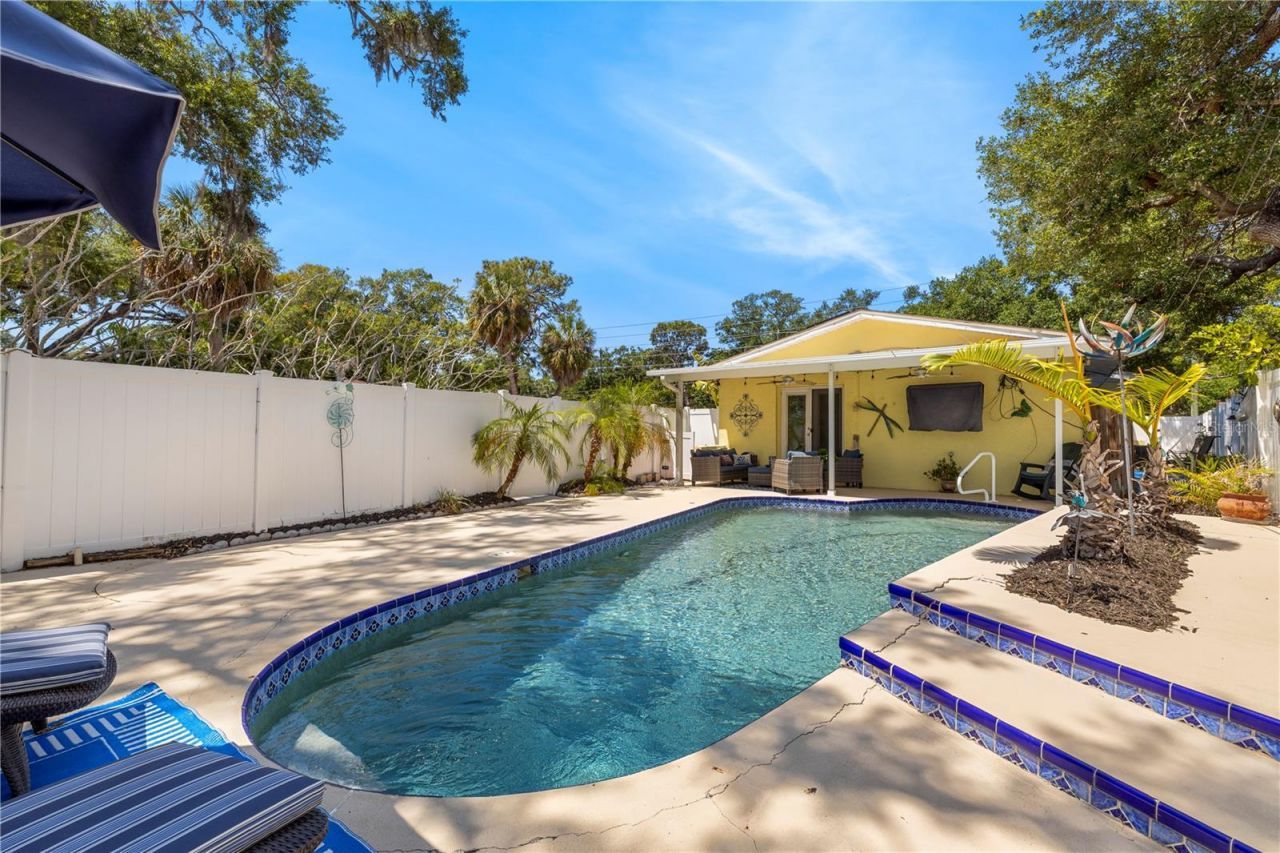 8187 23rd Avenue N, Saint Petersburg, FL 33710 Photo