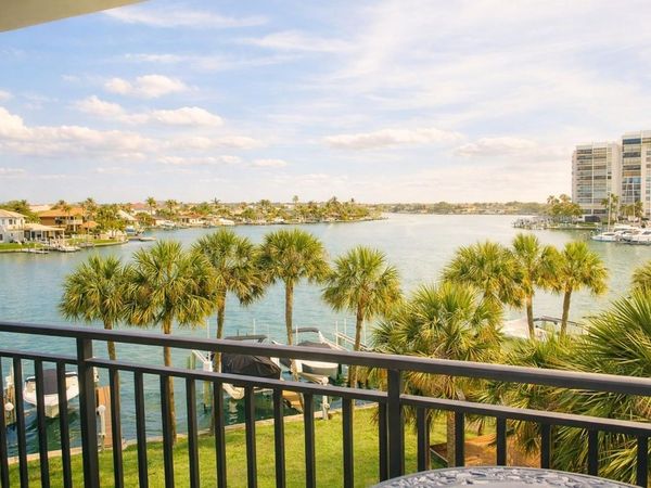 9825 HARRELL AVENUE, Unit 404, TREASURE ISLAND, FL 33706